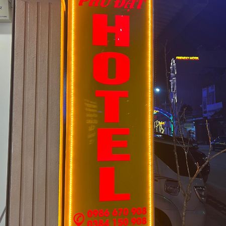 Phu Dat Hotel Đồng Văn Esterno foto