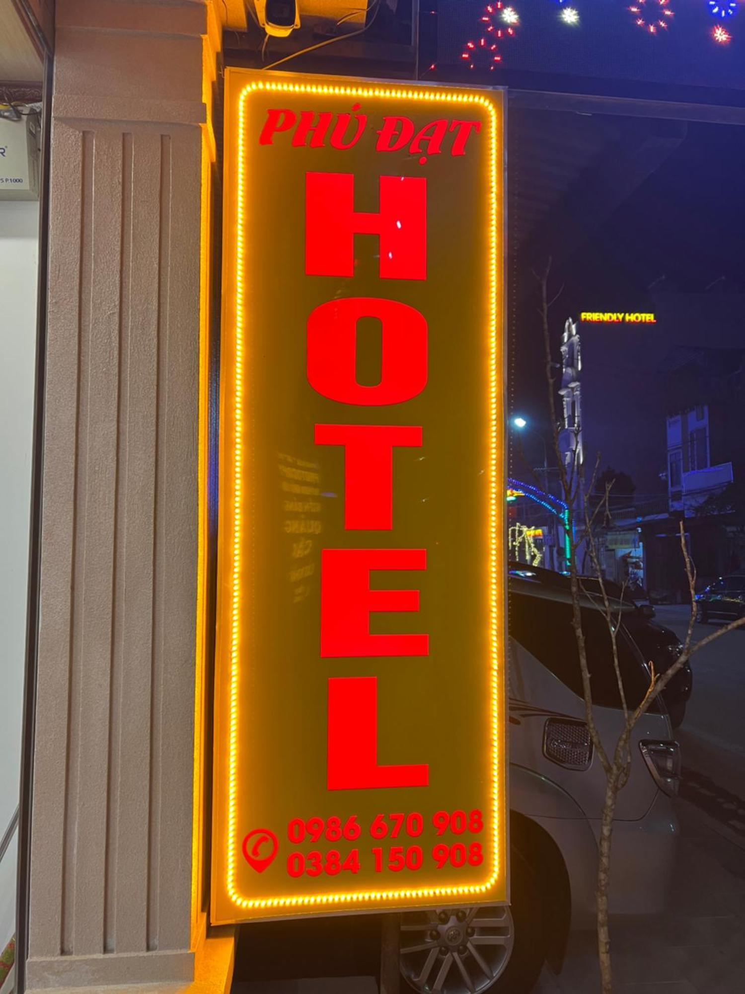 Phu Dat Hotel Đồng Văn Esterno foto
